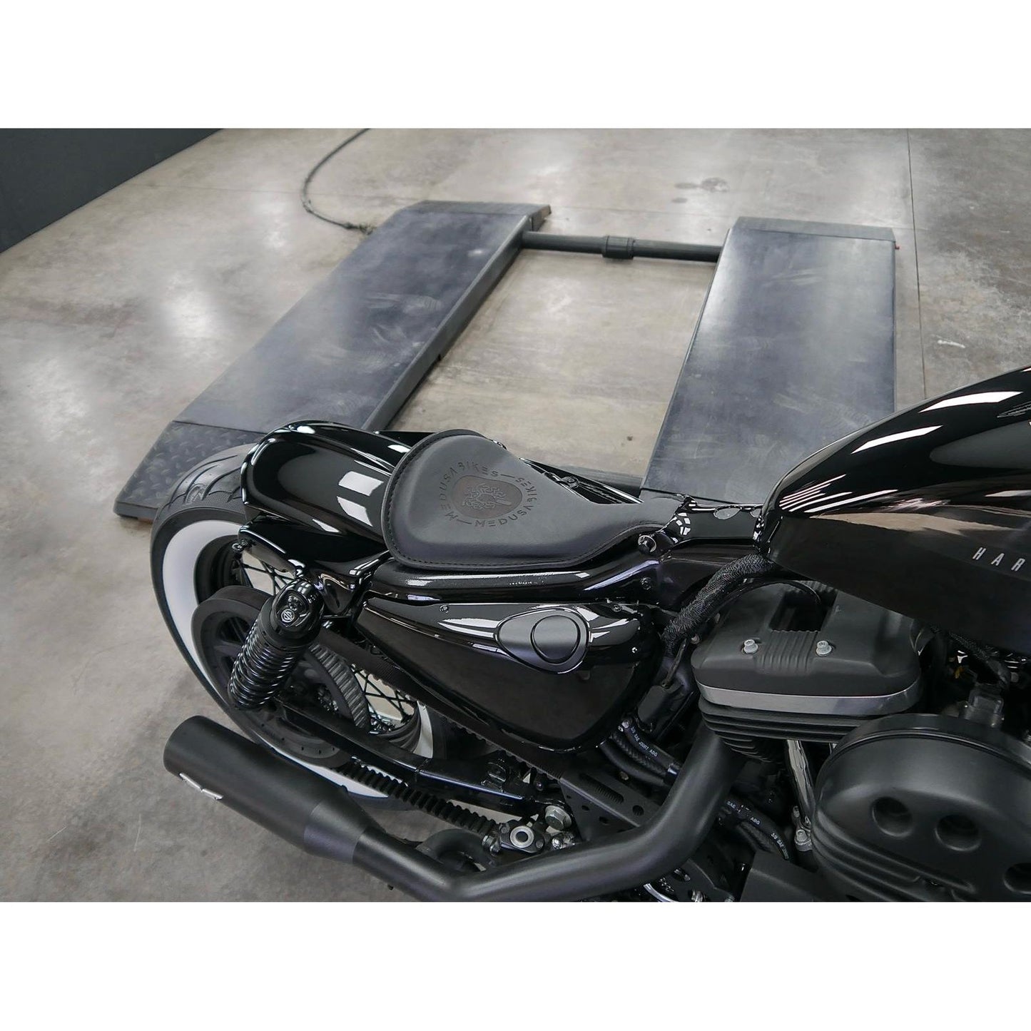 MEDUSA BIKES® - RAHMENSITZ SOLO KLEIN FÜR SPORTSTER AB (2004)