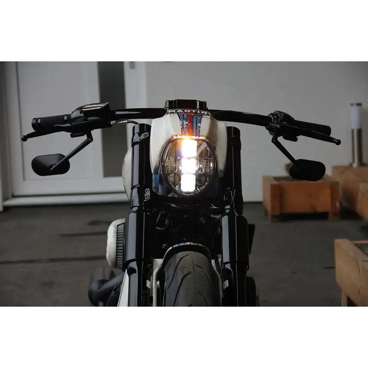 SCHEINWERFERMASKE V-ROD STYLE FÜR BREAKOUT AB (2018)