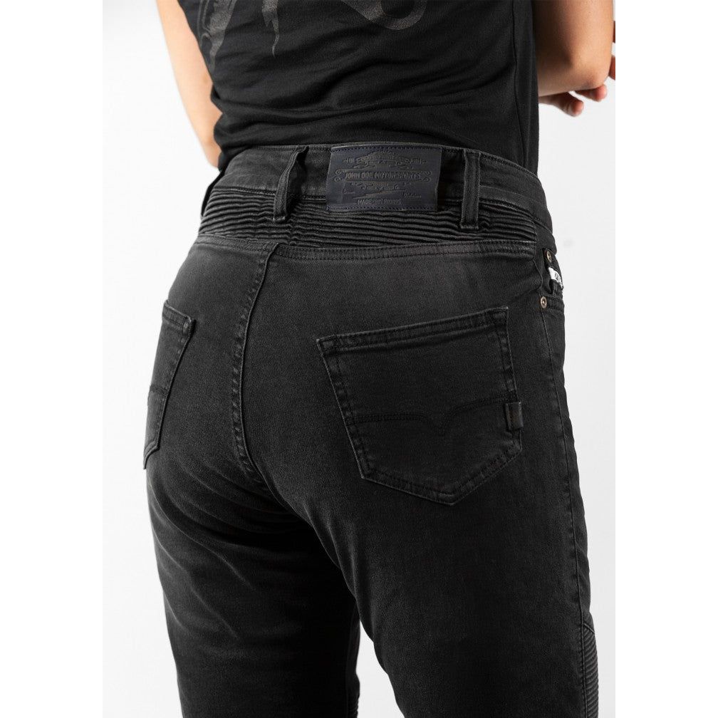 MOTORRADHOSE JEANS BETTY BIKER FÜR FRAUEN MIT PROTEKTOREN IN SCHWARZ