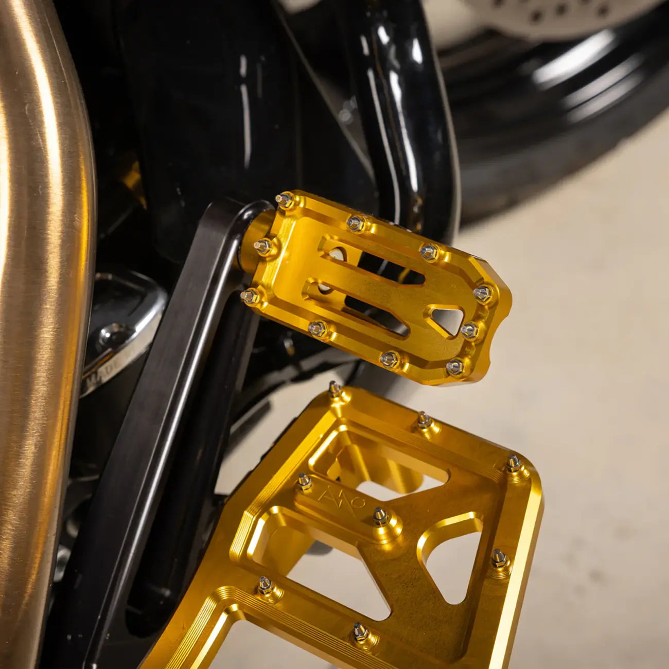 AGGRESSOR BREMSPEDAL GOLD FÜR TOURING 1999–2026 – Produktbild 6