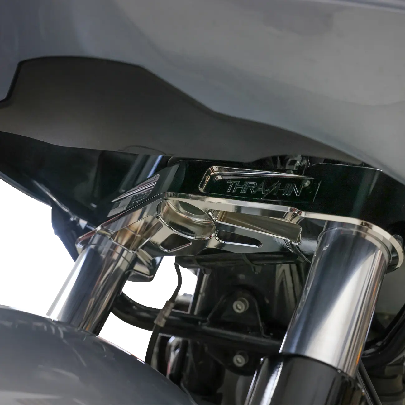 UNTERE GABELBRÜCKE FÜR ROAD GLIDE 117 2024–2025 – Produktbild 24