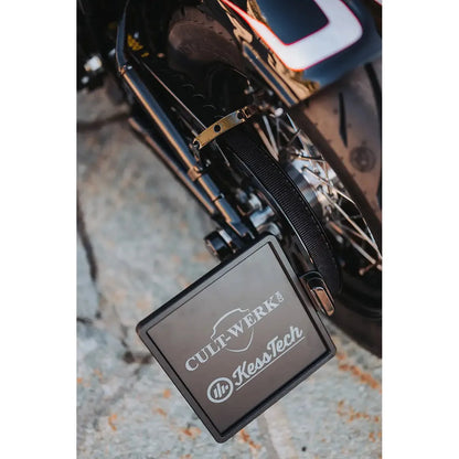 CULT-WERK - KENNZEICHENHALTER INKL. EINSCHUBRAHMEN MIT TÜV FÜR SOFTAIL AB (2018)