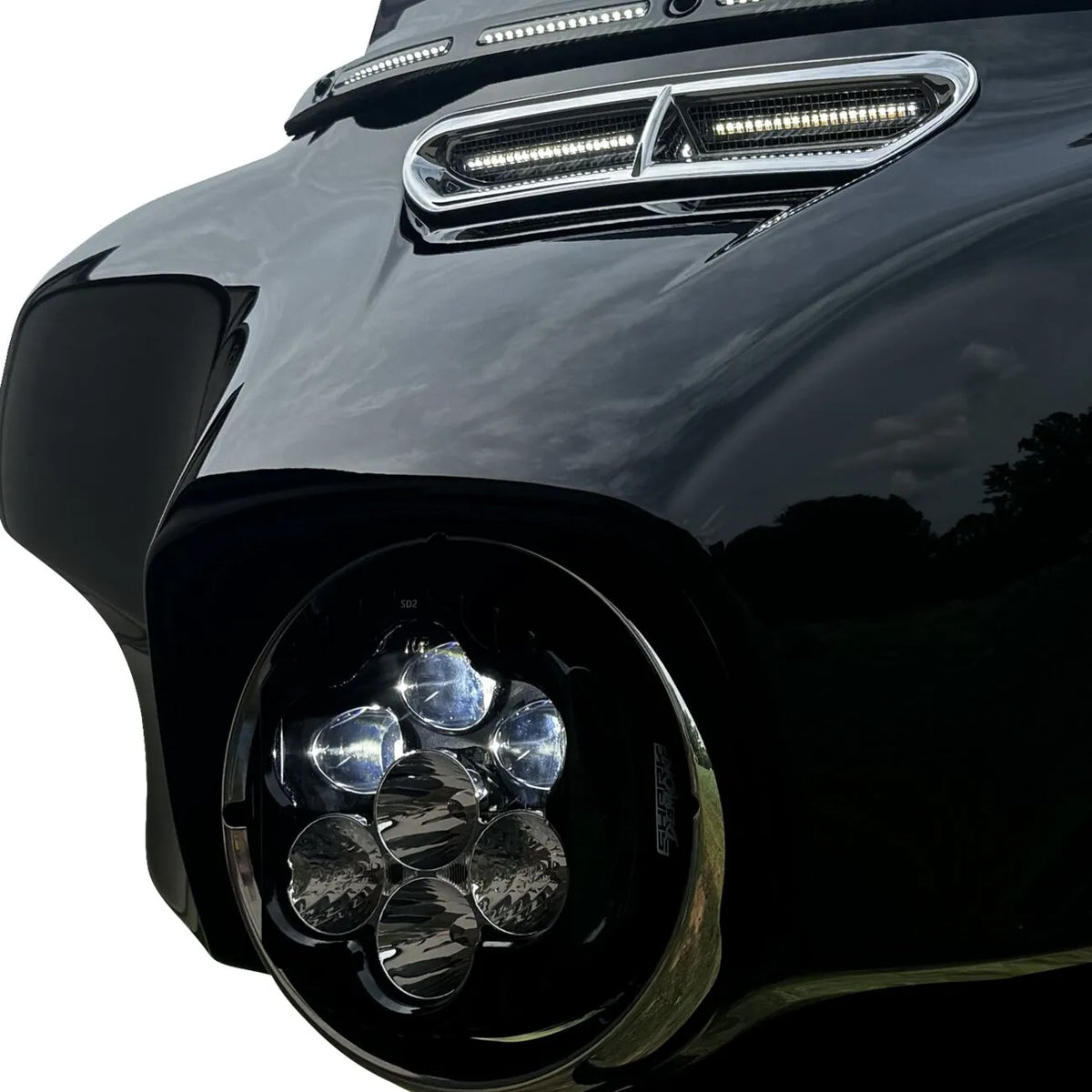 Shark Demon Performance LED-Scheinwerfer Schwarz ECE mit Batwing-Adapter für Harley-Davidson Touring – Custom Dynamics – Bild 1