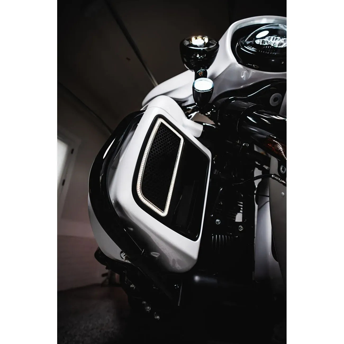 ProBeam LED-Zusatzscheinwerfer 4,5 Zoll Schwarz ECE für Harley-Davidson Touring und Road King – Custom Dynamics – Bild 4